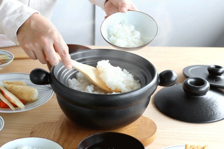 新米を美味しく楽しむための日本の道具（弥生陶園、長谷園 かまどさんなど）